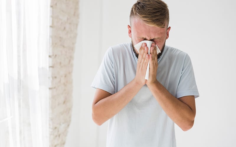 Cinque rimedi naturali da utilizzare per curare il raffreddore